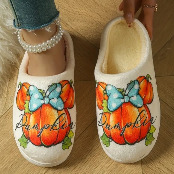 Mickey Shape Pumpkin Slippers - Picture 1 of 5
